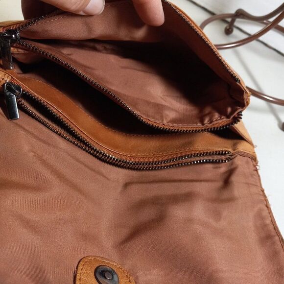 C&C California Tooled Crossbody bag - Picture 7 of 16